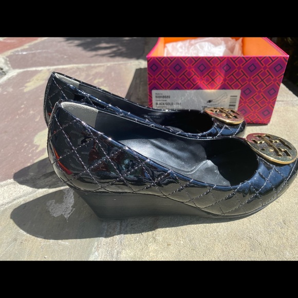 Tory Burch Quinn Quilted Wedge -size 9 black - Picture 6 of 6